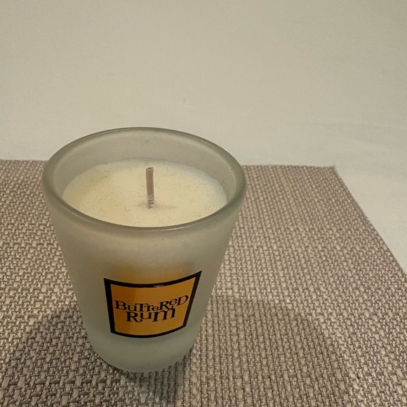 henri bendel Other - Henri Bendel Frosted Glass Candle with Cream Wax